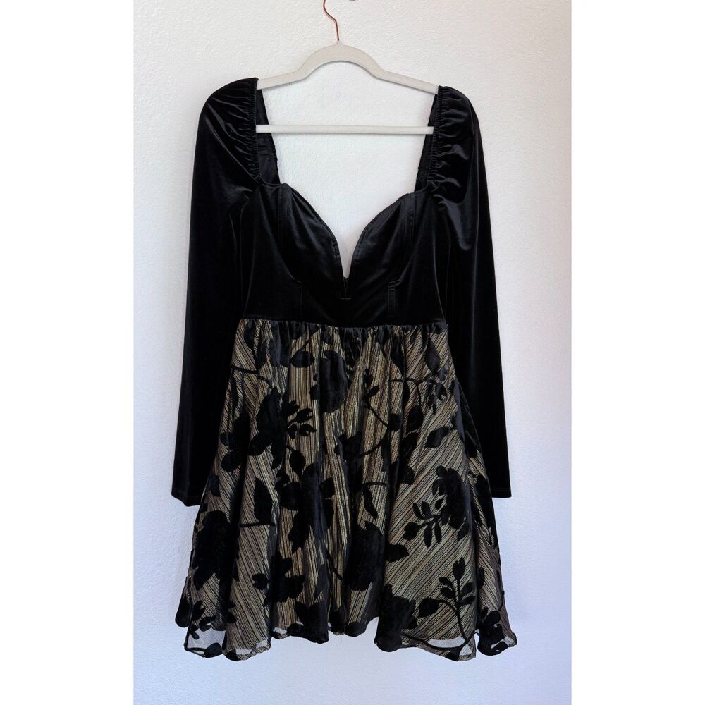 Ashley Park x RTR Encore Velvet Puff Sleeve Sweetheart Black & Gold Mini Dress 8 - Picture 7 of 16